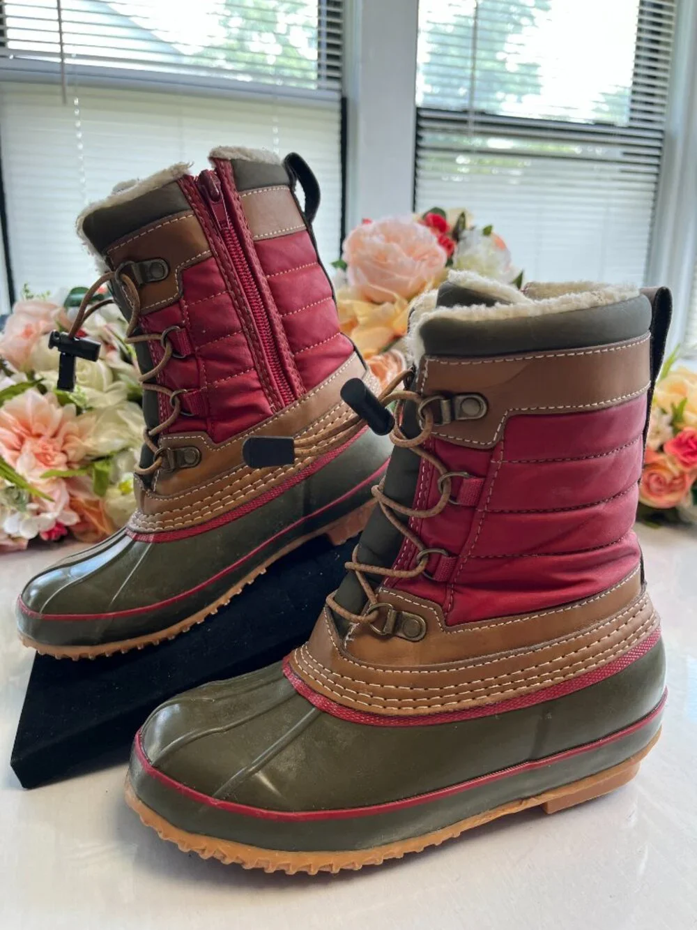 Lands’ End Kids Snow Boots Size 2M Red Olive Brown